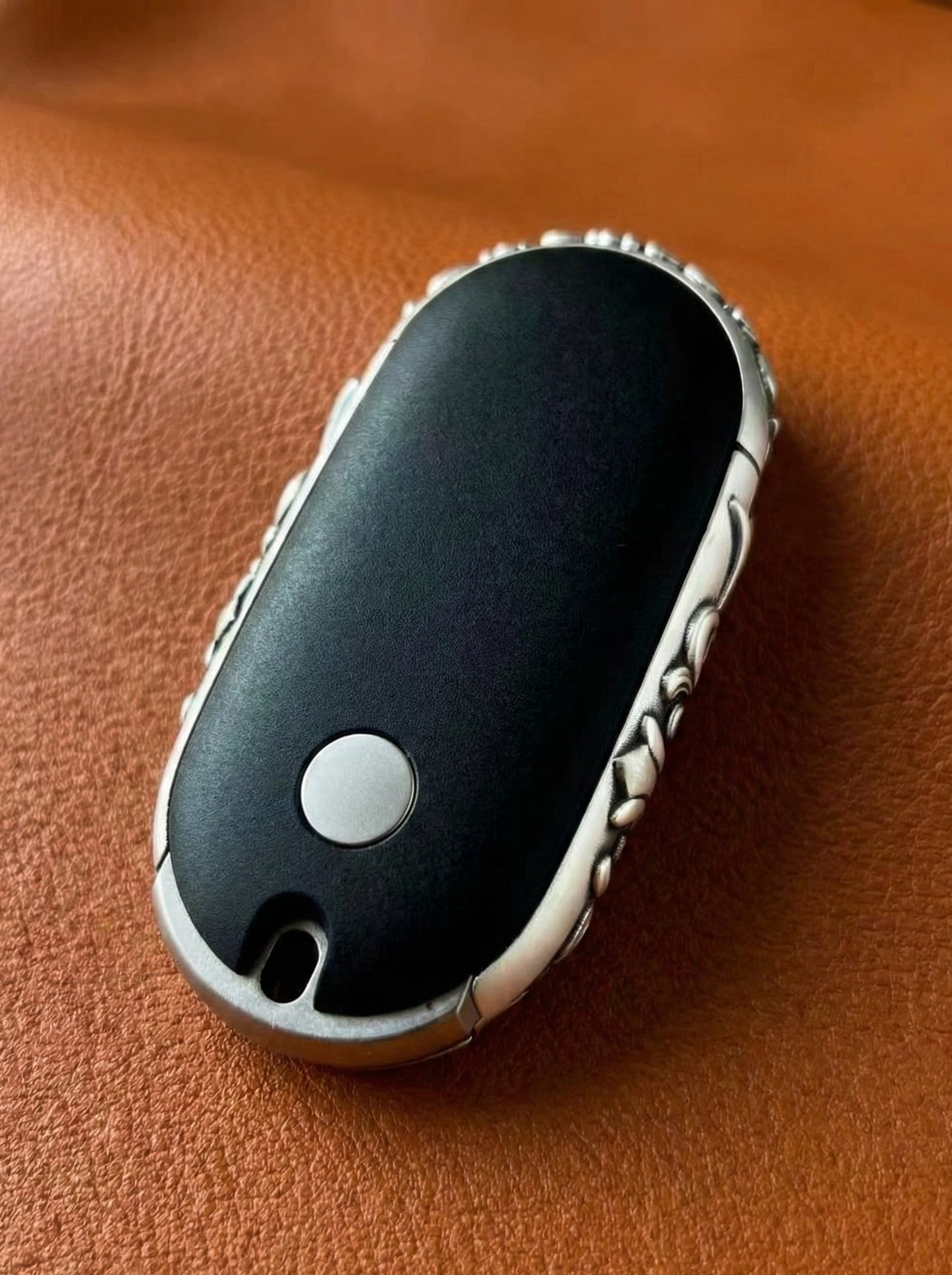 Gothic Cross–Engraved 925 Sterling Silver Key Case for 3rd-Generation Mercedes-Benz Smart Keys (2 Styles)