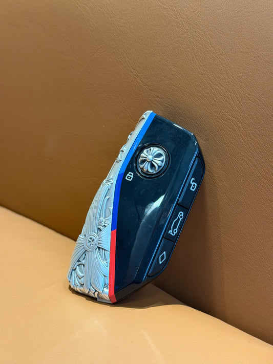 Gothic Cross–Engraved 925 Sterling Silver Car Key Case for BMW New-Generation Smart Keys (2023–2024) (7 Series, X7, i7, iX, XM, X5, X6)