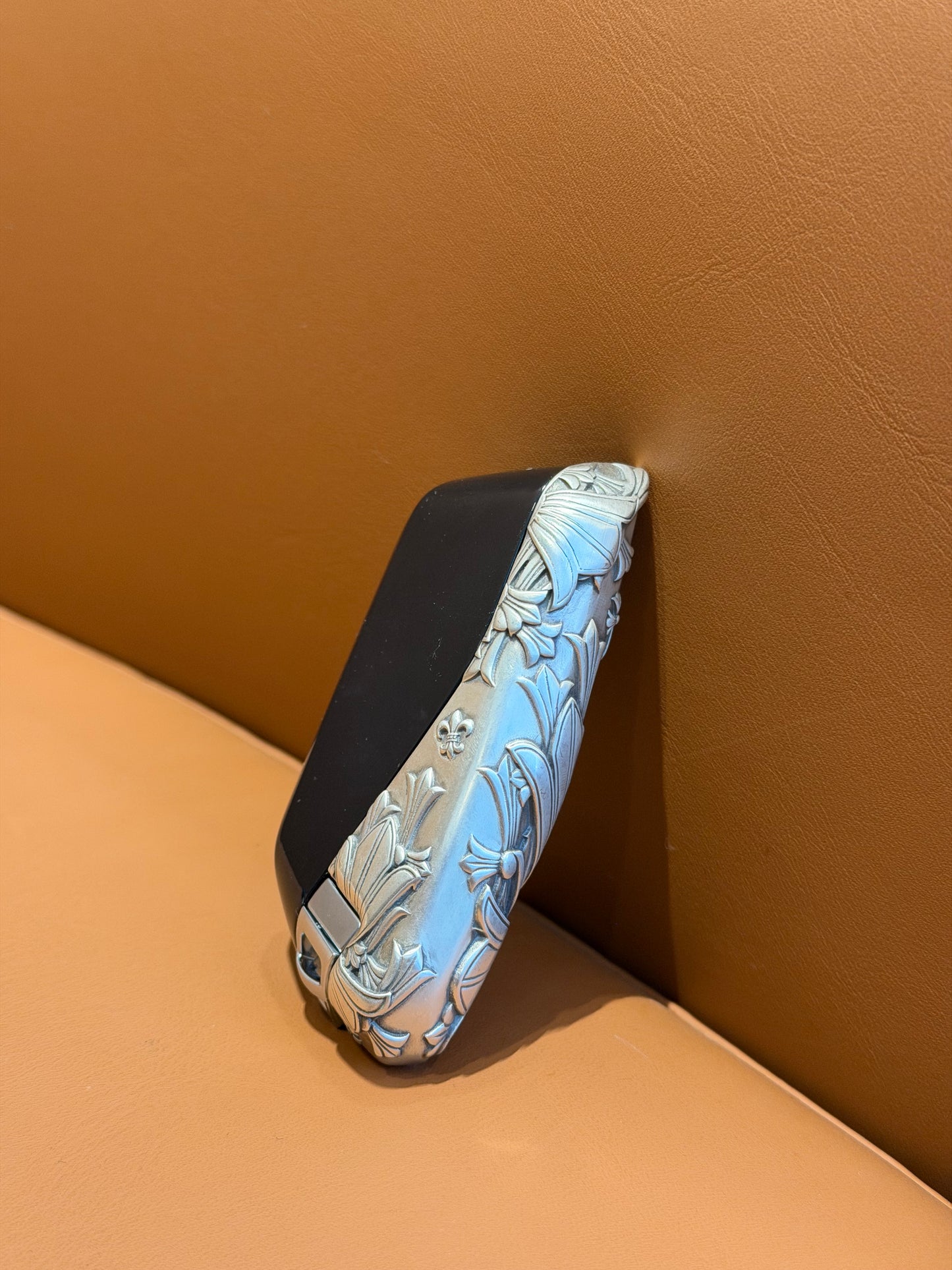 Gothic Cross–Engraved 925 Sterling Silver Car Key Case for BMW New-Generation Smart Keys (2023–2024) (7 Series, X7, i7, iX, XM, X5, X6)